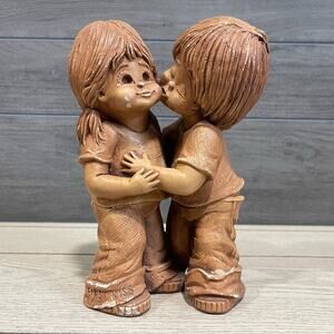 First Kiss Sculpture Fanny Kins by Bill Mack Vintage 1981 Solar Statuary